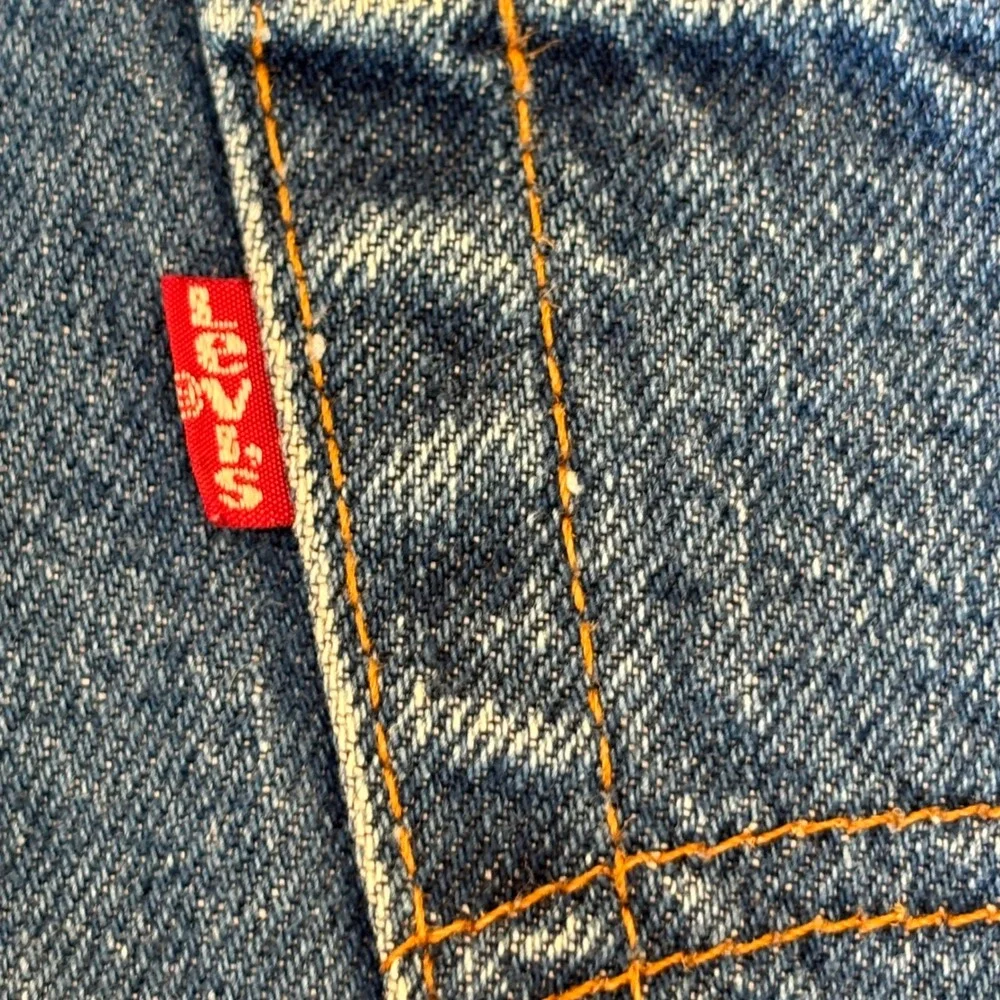 Levis 505 Relaxed Fit Made in USA Blue Denim Jeans Mens 38 (37 )x30 Vintage 90s